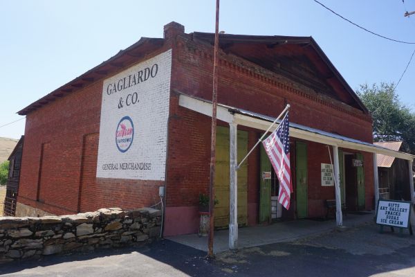 [Picture of Gagliardo & Co Store 2]
